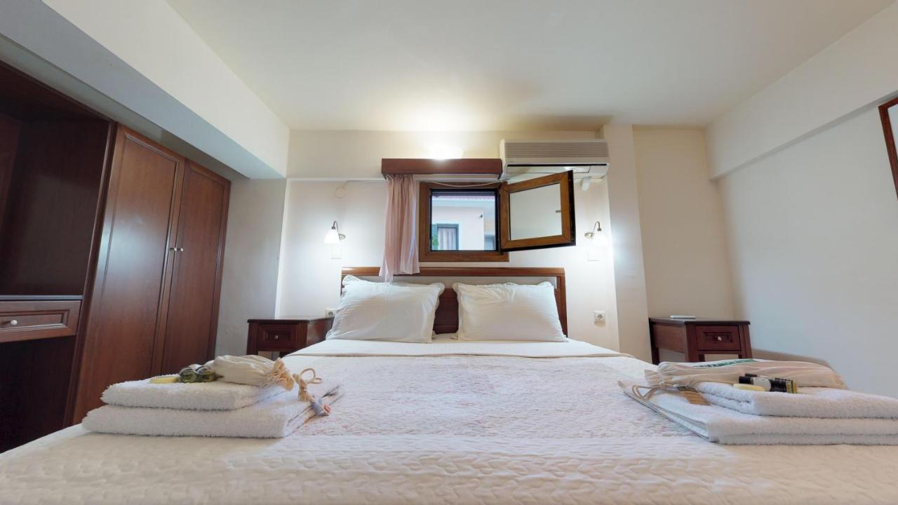 Zorbas Apartments Parga Extérieur photo
