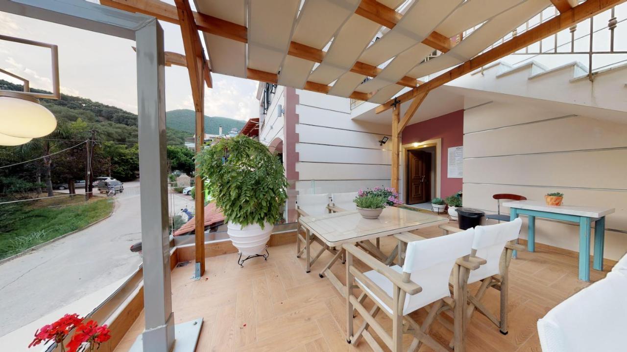 Zorbas Apartments Parga Extérieur photo