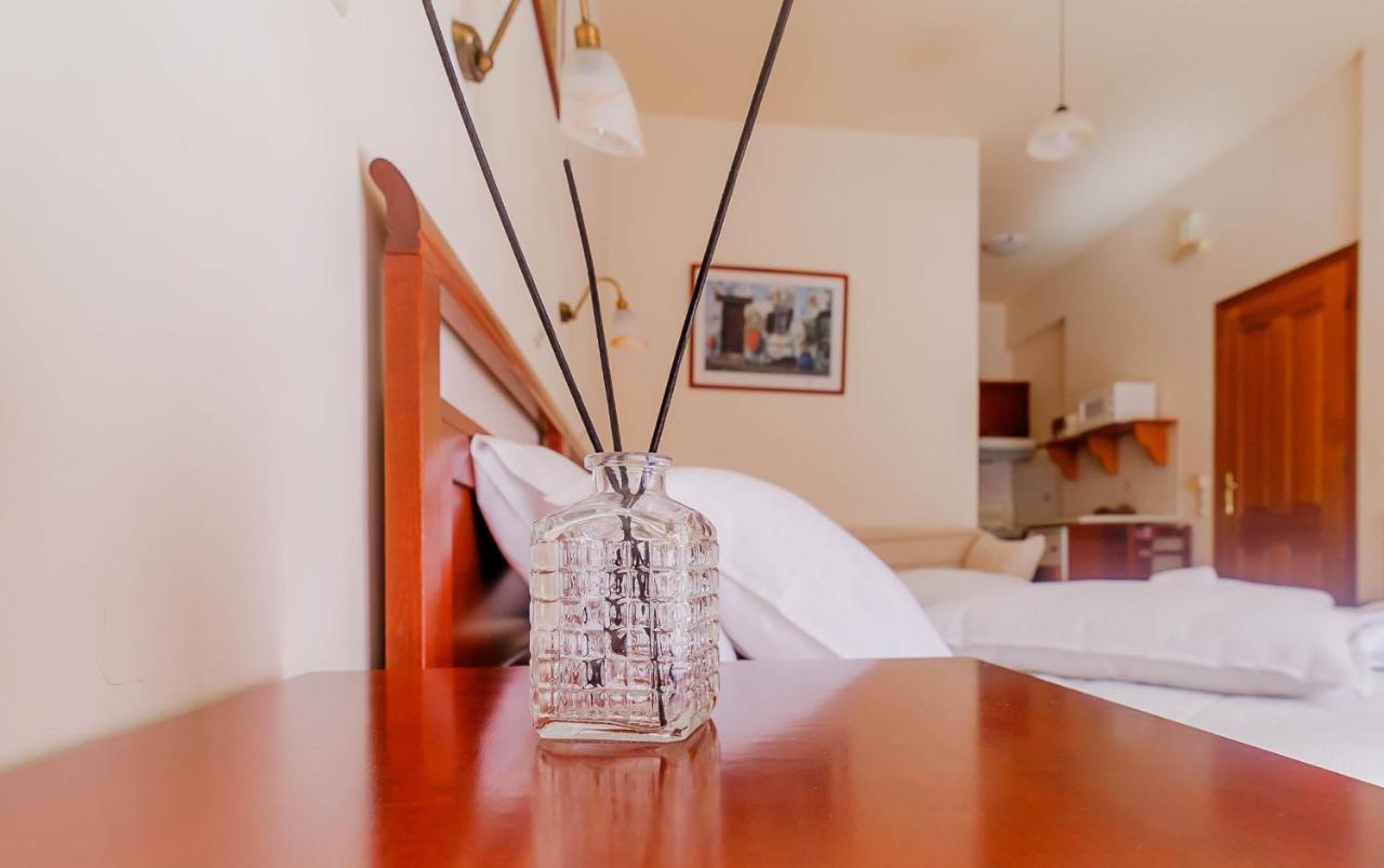 Zorbas Apartments Parga Extérieur photo