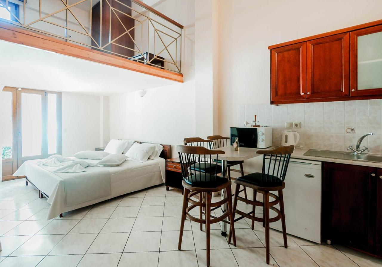 Zorbas Apartments Parga Extérieur photo