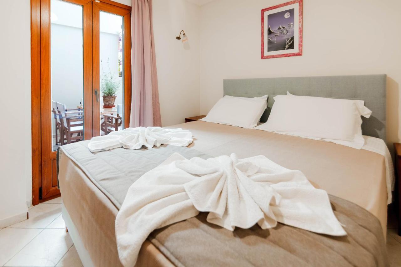 Zorbas Apartments Parga Extérieur photo
