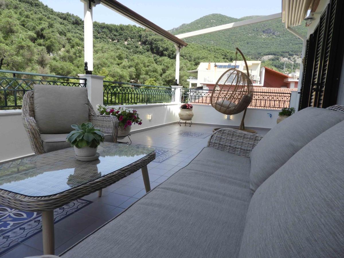 Zorbas Apartments Parga Extérieur photo
